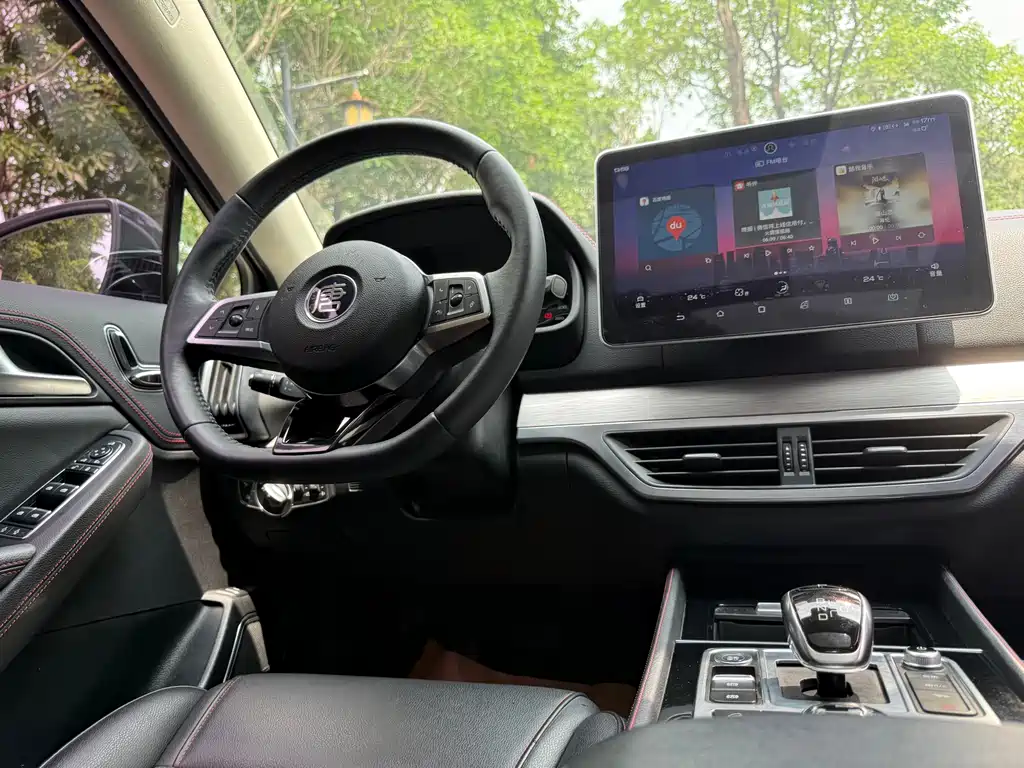 Tang NEV DM 2.0 T Full-time 4 WD Connected Creative Joy 7-seat CN-VI