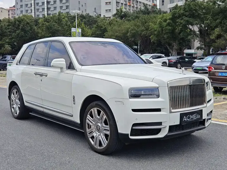 Rolls-Royce Cullinan 4-seat