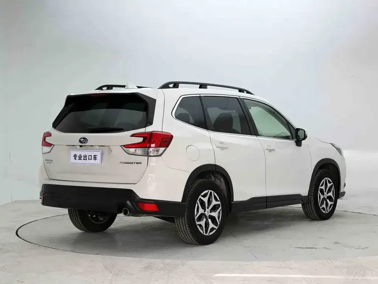Subaru Forester 2.0 i AWD Luxury EyeSight