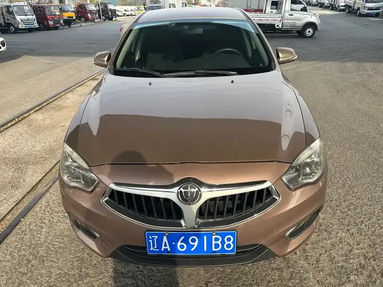 Brilliance H530 中华H530 2014款 1.5 T 自动精英型