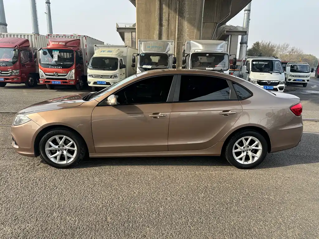 Brilliance H530 中华H530 2014款 1.5 T 自动精英型