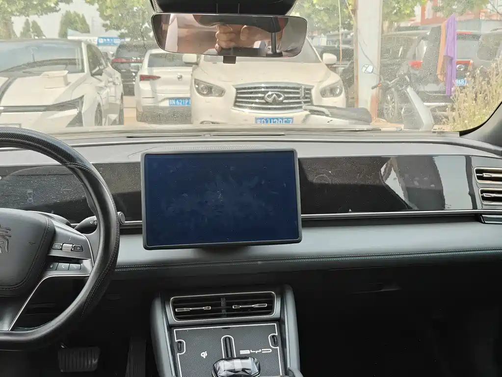 Qin L DM-i 120 KM Transcend
