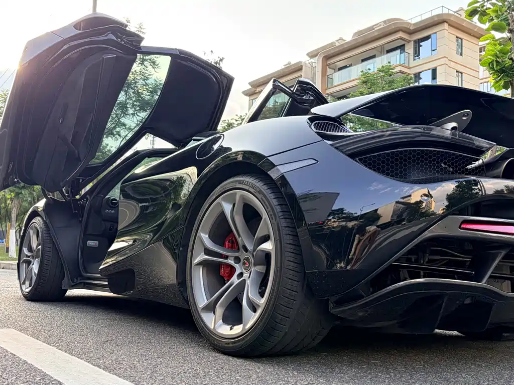 McLaren 720 S 4.0 T Coupe