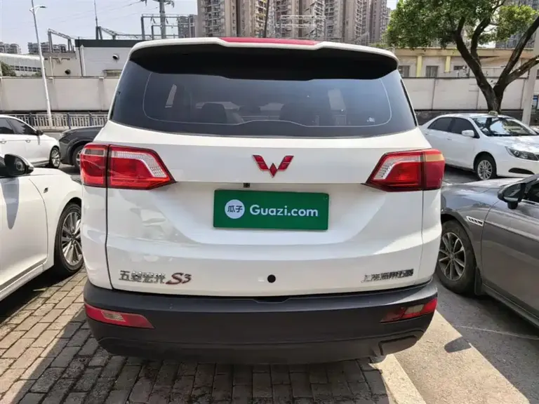 Wuling Hongguang S3 1.5 L Manual Standard CN-V