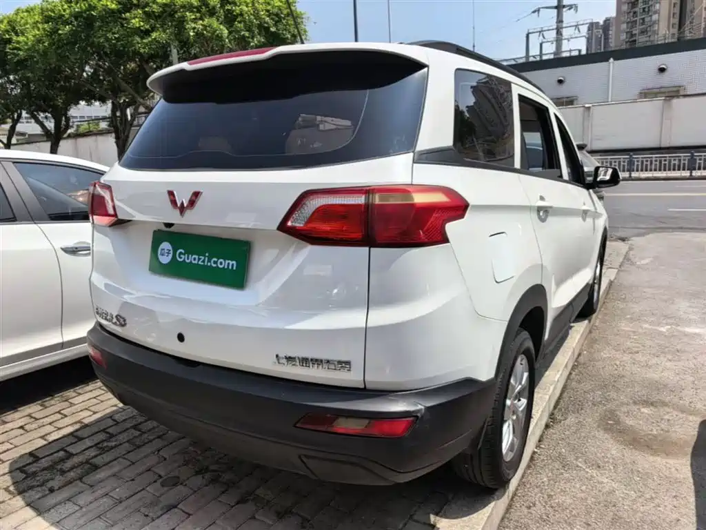 Wuling Hongguang S3 1.5 L Manual Standard CN-V