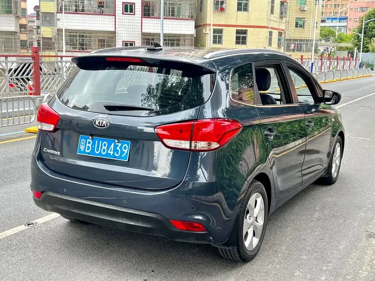 Kia Carens 2.0 L 7-seat Auto Standard CN-IV