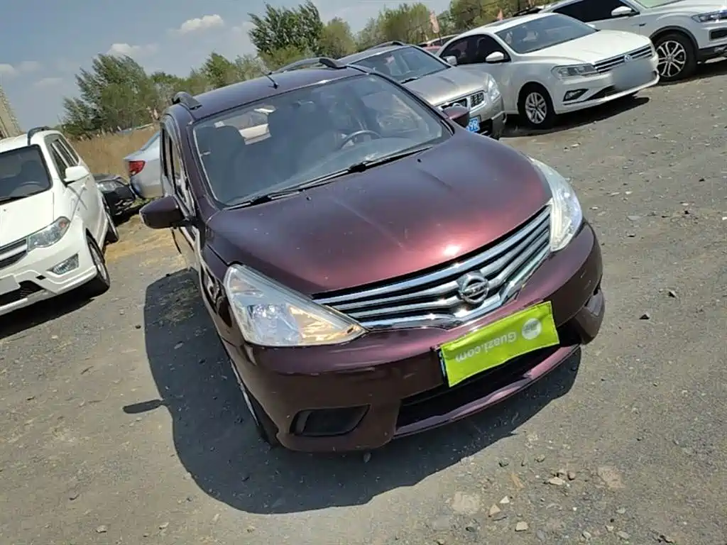Livina 1.6 XE CVT Comfort