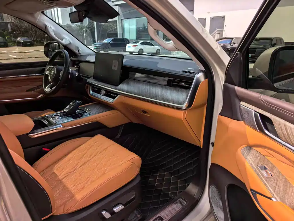 Tank 500 3.0 T Sport Realm 5-seat