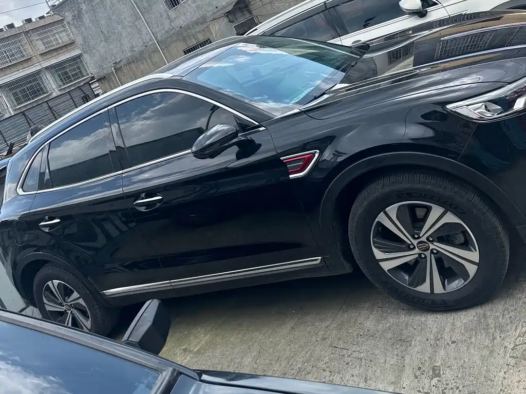 Hongqi HS5 2.0 T Connected Flagship Enjoyment