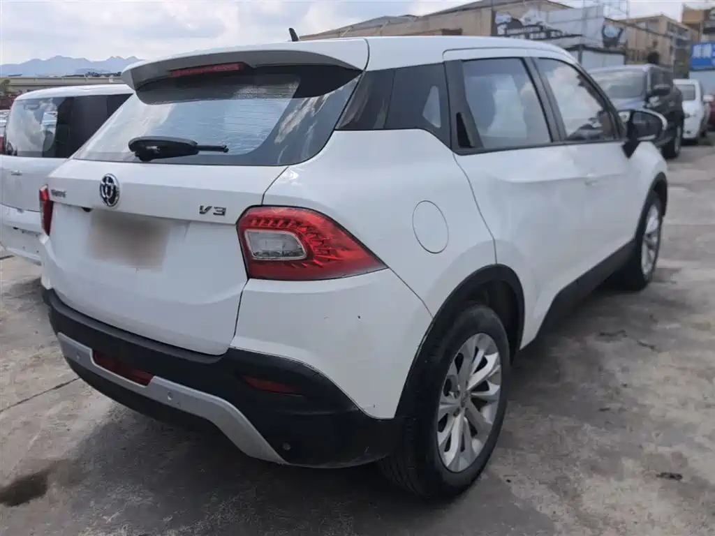 Brilliance V3 中华V3 2016款 1.5 L 手动智能型