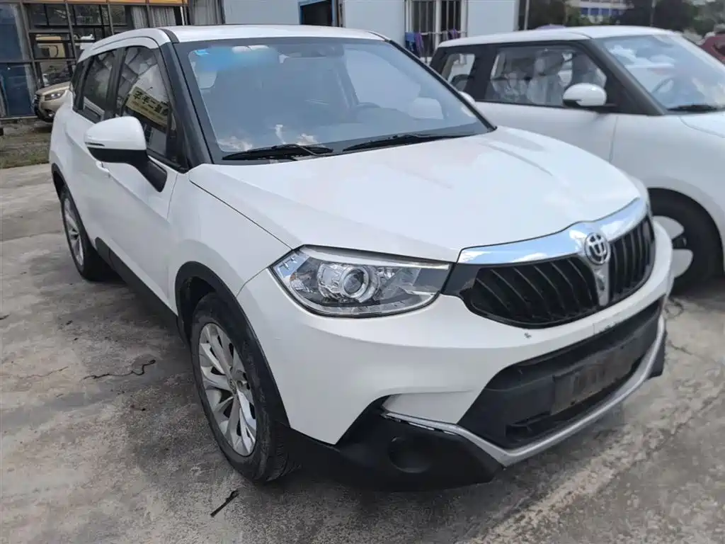 Brilliance V3 中华V3 2016款 1.5 L 手动智能型