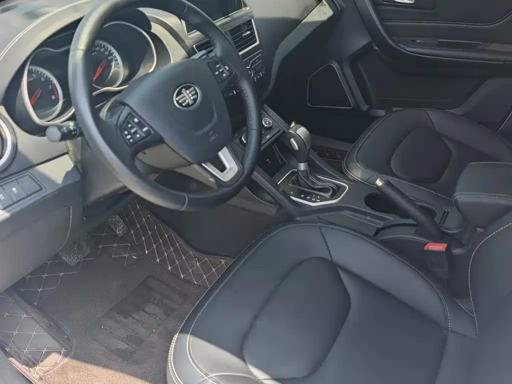 Besturn X40 Internet Celebrity 1.6 L Auto Luxury