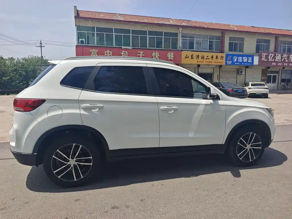 Besturn X40 Internet Celebrity 1.6 L Auto Luxury