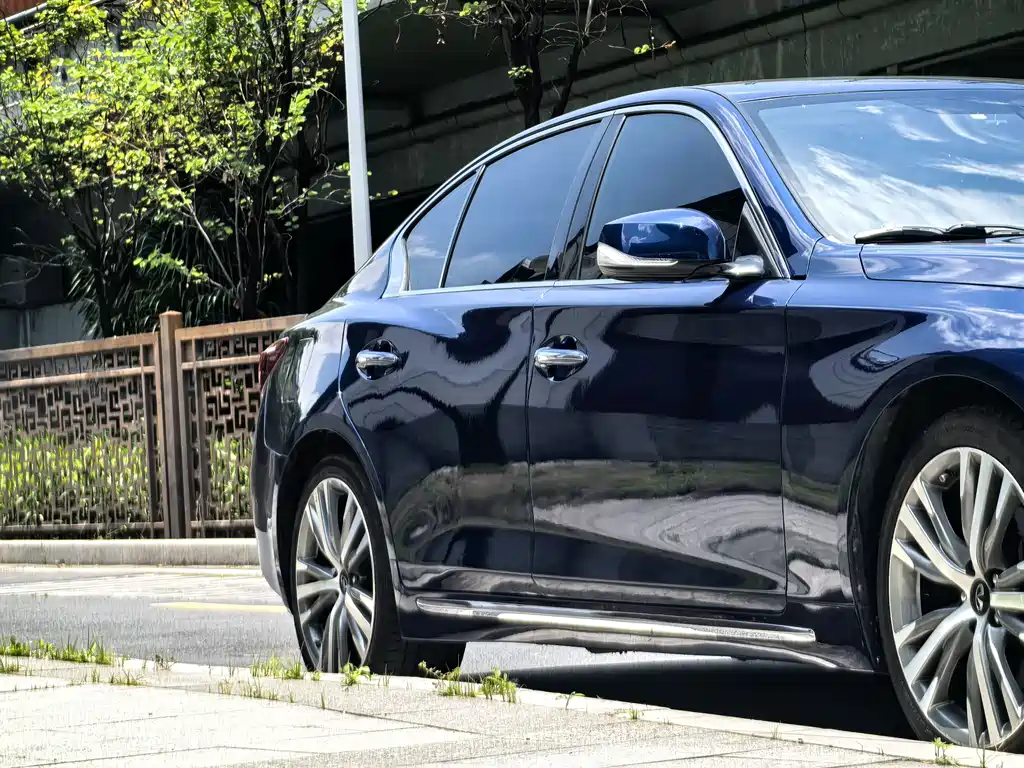 Infiniti Q50 L 英菲尼迪Q50 L 2018款 2.0 T 菁英运动版 国VI