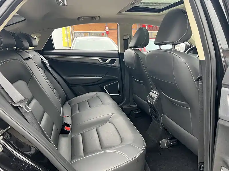 Emgrand GL 1.8 L Manual Elite Connected