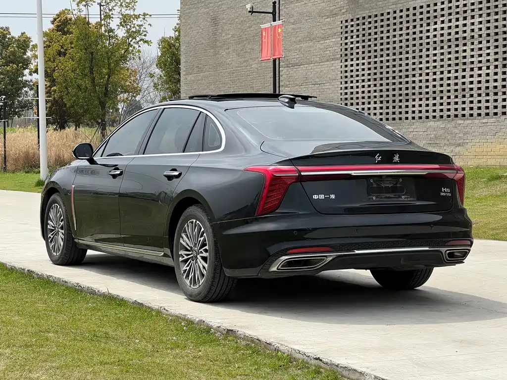 Hongqi H5 1.5 T DCT Connected Flagship Joy