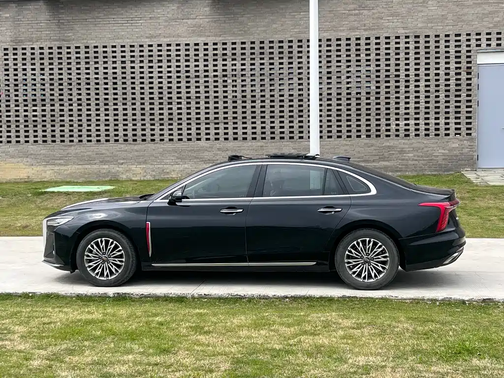 Hongqi H5 1.5 T DCT Connected Flagship Joy