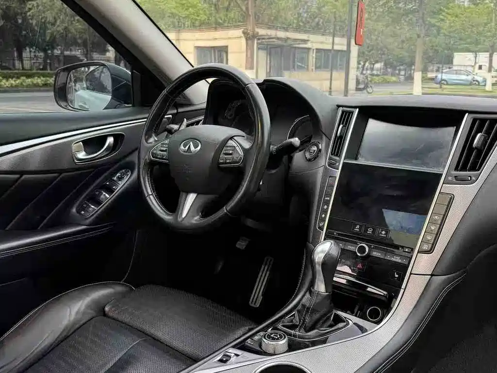 Infiniti Q50 L 2.0 T Sport