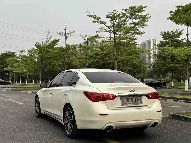 Infiniti Q50 L 2.0 T Sport