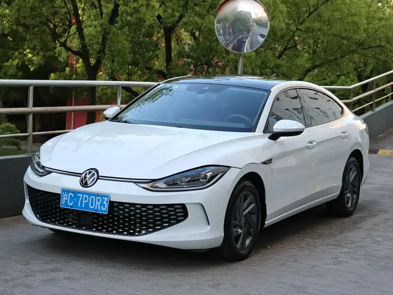 Volkswagen Lamando Lamando L 280 TSI DSG Dazzle Hot