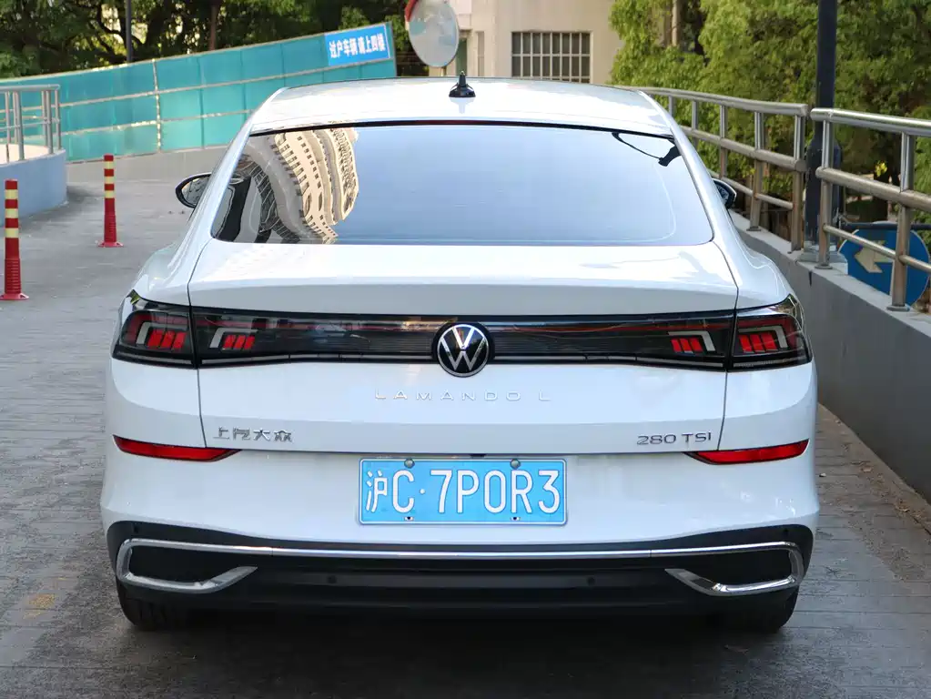 Lamando Lamando L 280 TSI DSG Dazzle Hot