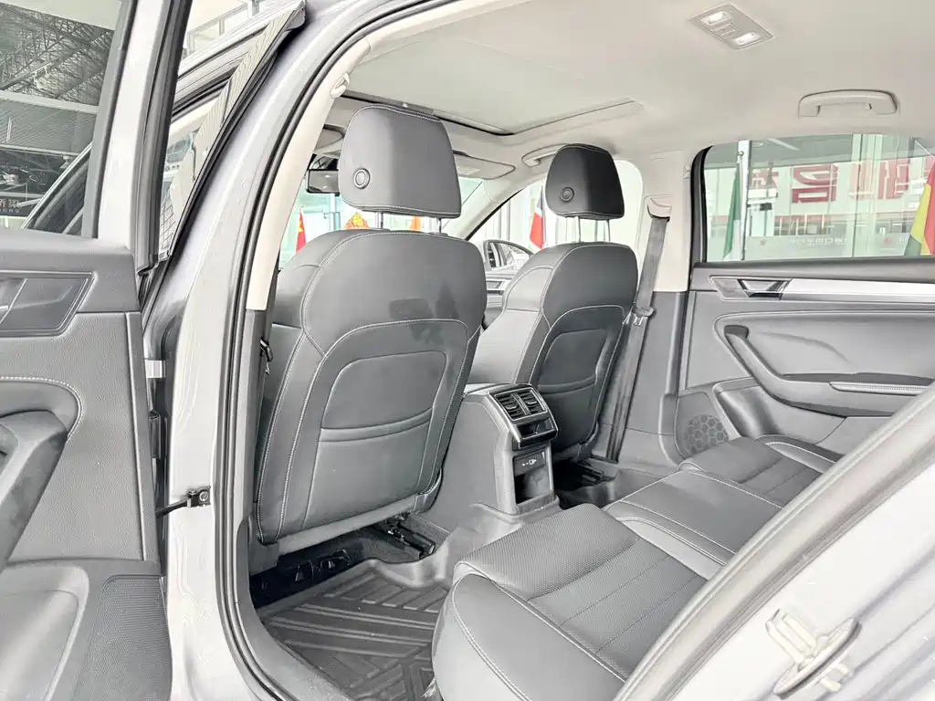 Superb TSI280 DSG Premium
