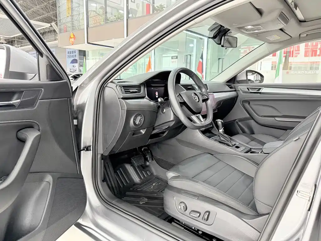 Superb TSI280 DSG Premium