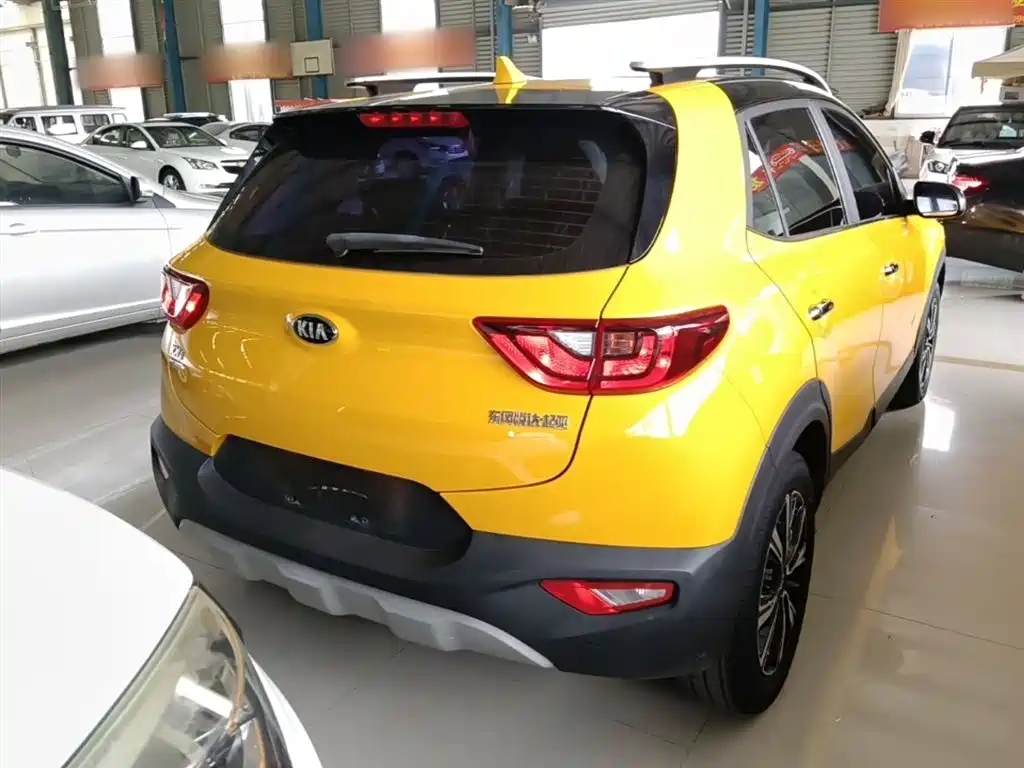 Stonic 1.4 L Auto Fun Enjoyment CN-VI