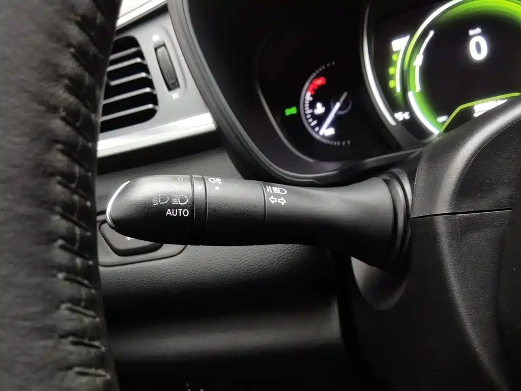 Kadjar SCe200 Auto 2 WD Smart Joy Anniversary CN-V