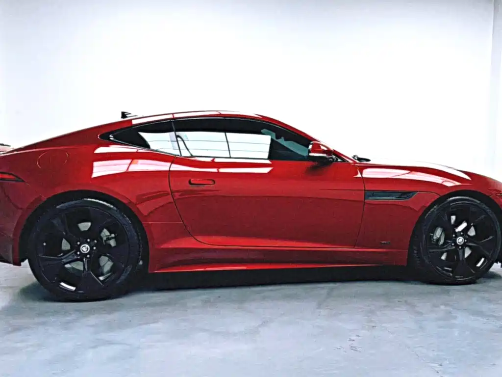 Jaguar F-TYPE P300 75 Anniversary Collector Hardtop