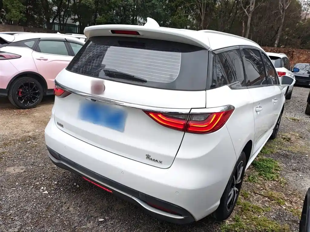 Song MAX 1.5 T Auto Connected Distinguished 7-seat