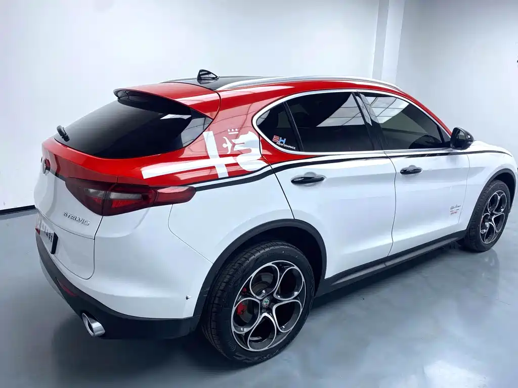 Stelvio Stelvio斯坦维 2021款 2.0 T 280 HP 豪华版