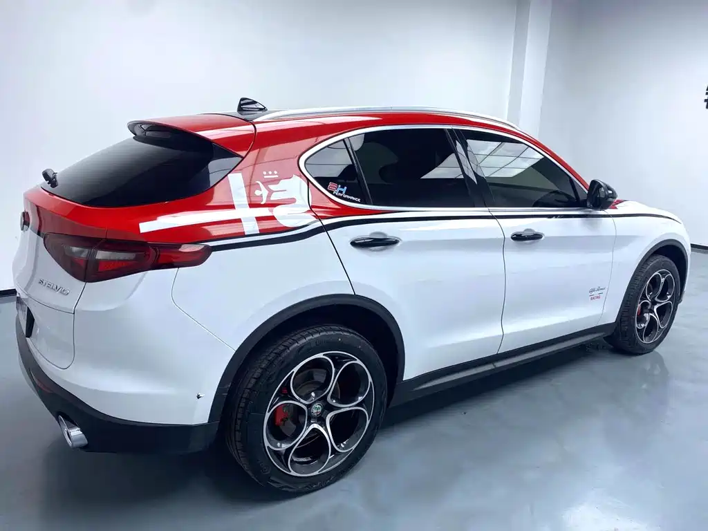 Stelvio Stelvio斯坦维 2021款 2.0 T 280 HP 豪华版