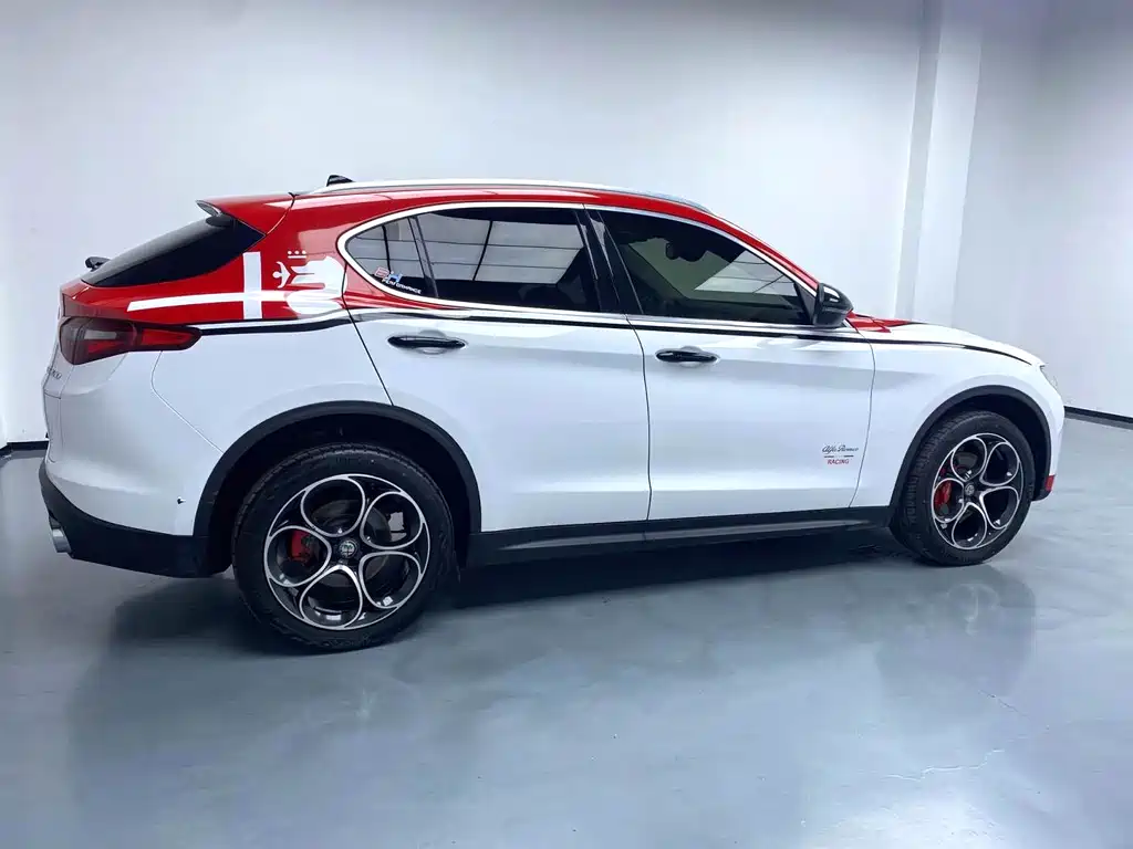 Stelvio Stelvio斯坦维 2021款 2.0 T 280 HP 豪华版