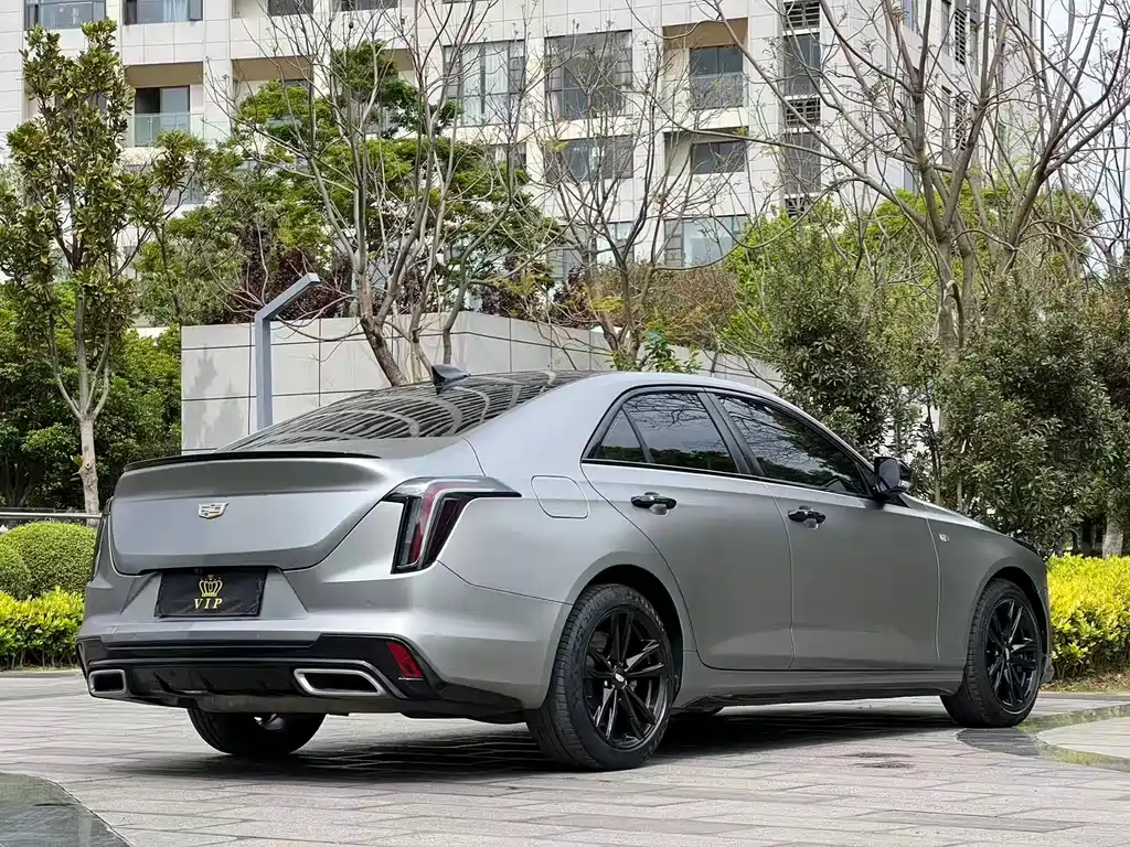 Cadillac CT4 28 T Fashion