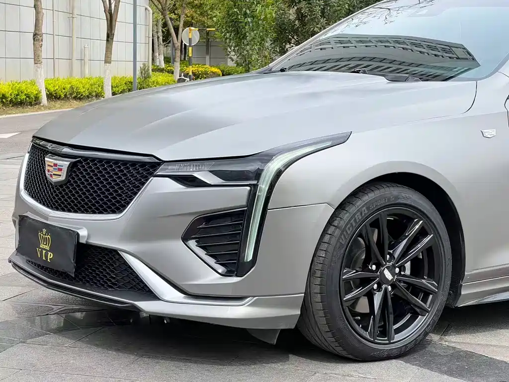 Cadillac CT4 28 T Fashion