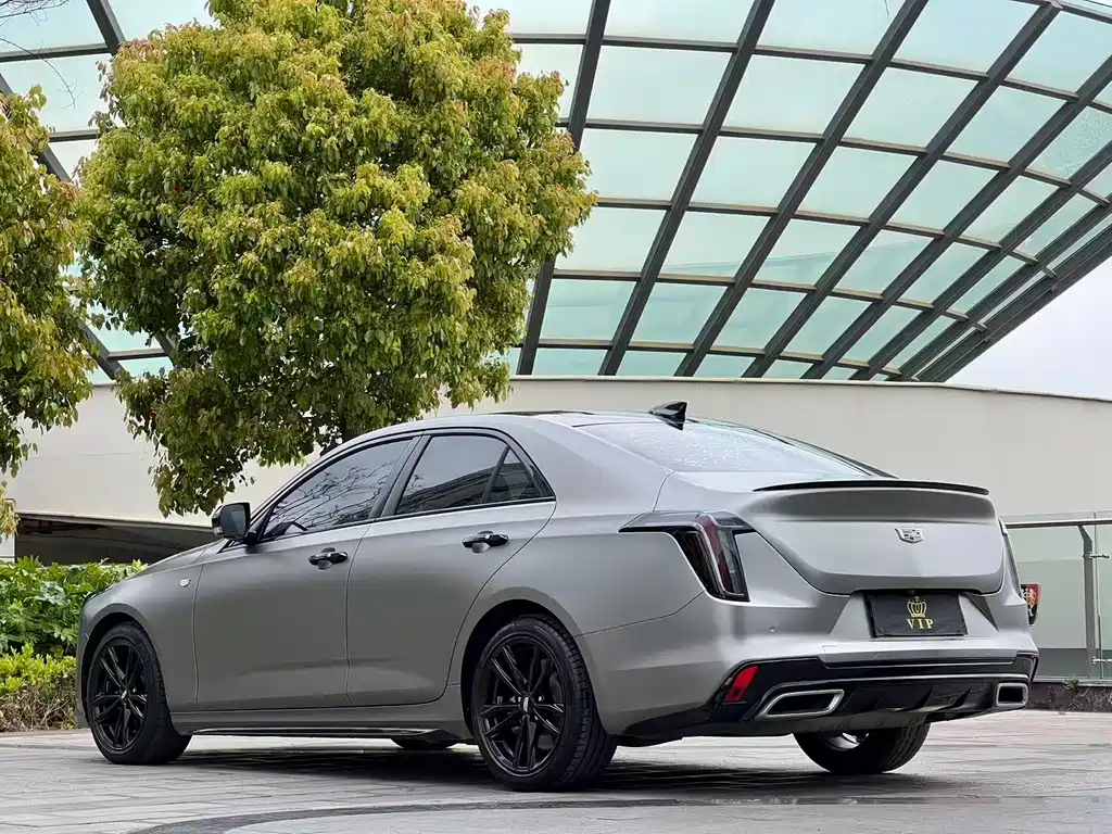 Cadillac CT4 28 T Fashion