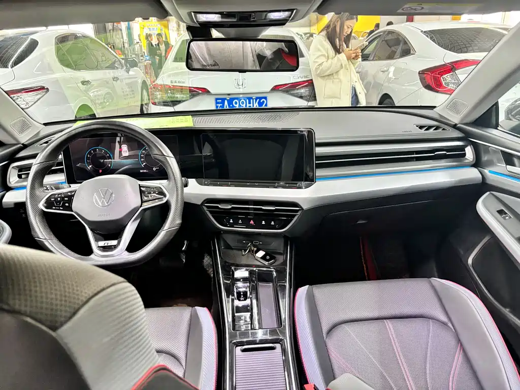 Lamando Lamando L 280 TSI DSG Spicy Cool