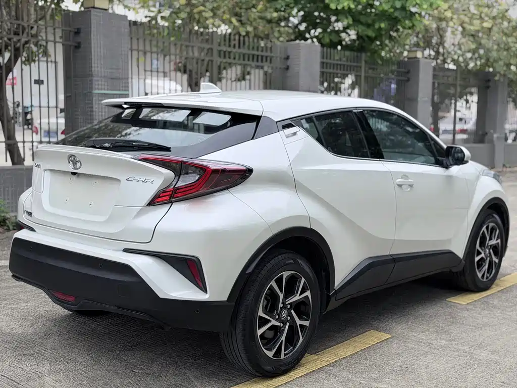 Toyota C-HR 2.0 L Luxury