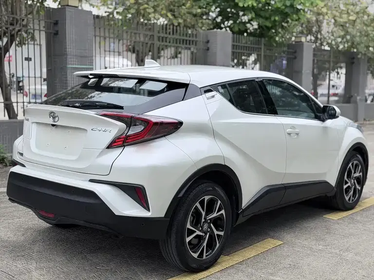 Toyota C-HR 2.0 L Luxury