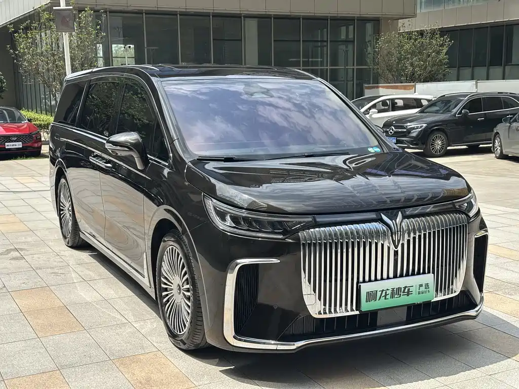 Voyah Dreamer PHEV 4 WD Flagship Kunpeng