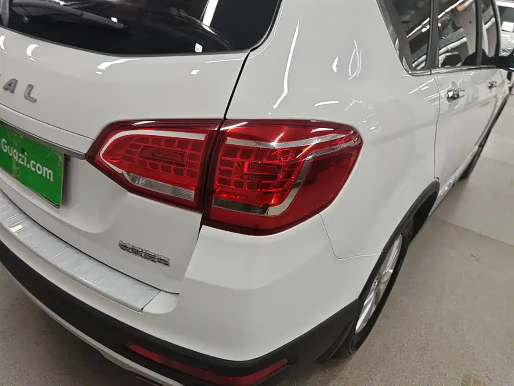 Haval H6 Red Label Sport 1.5 T Manual 2 WD Elite