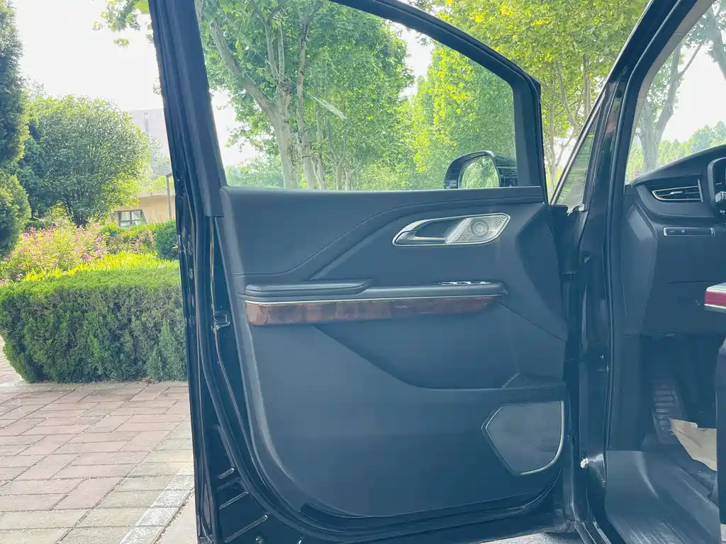 Hongqi HQ9 2.0 T Connected Flagship Enjoyment