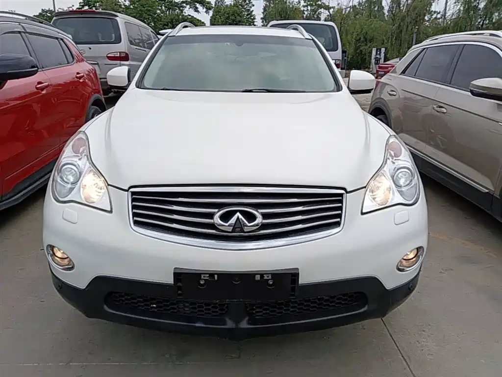 Infiniti QX50 (Import) 2.5 L 2 WD Grace