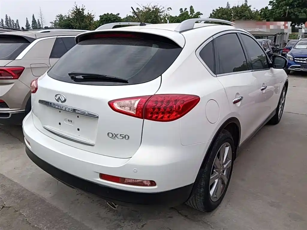 Infiniti QX50 (Import) 2.5 L 2 WD Grace