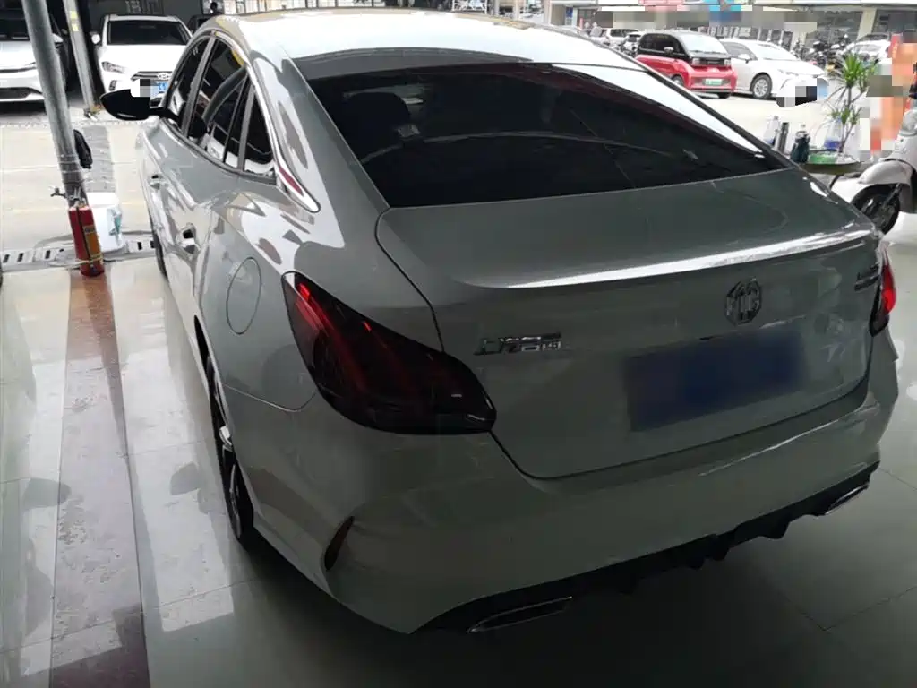 MG5 180 DVVT CVT Youth Luxury