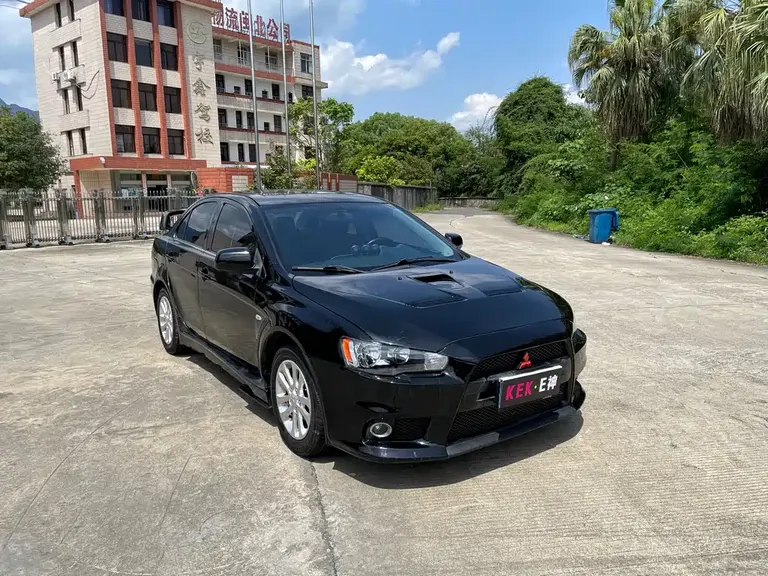 Mitsubishi Lancer EX 翼神 2011款 致炫版 2.0 L CVT旗舰型