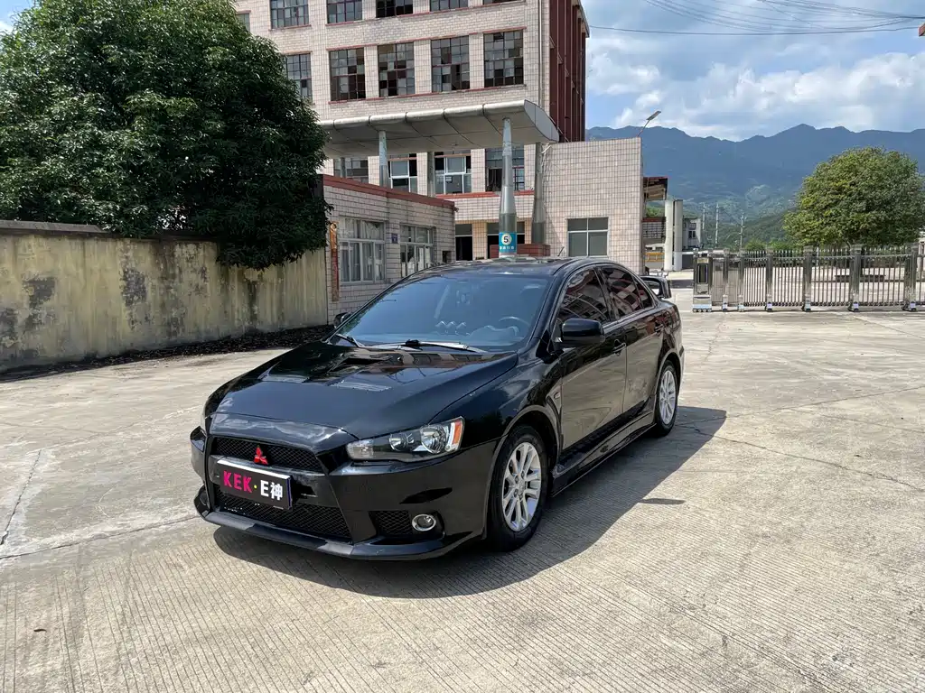 Lancer EX 翼神 2011款 致炫版 2.0 L CVT旗舰型