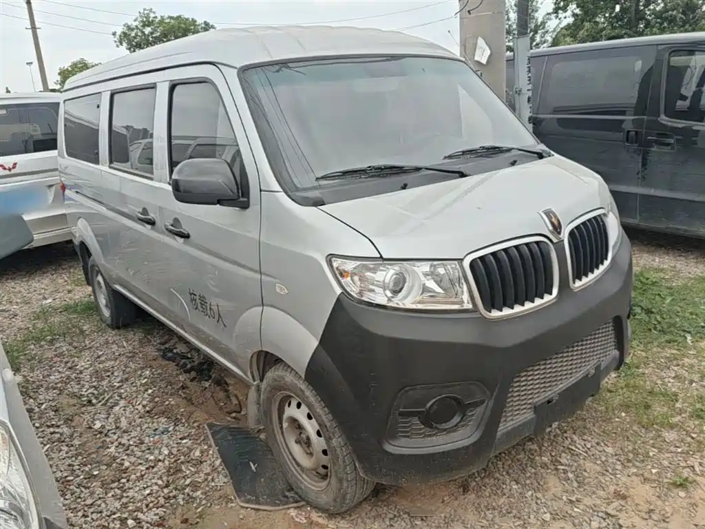 Xiaohaishi X30 1.5 L Super Enjoyment Bus 5 6 7-seat AC SWC15 M