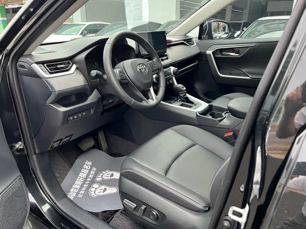 RAV4 2.0 L CVT 2 WD Style Plus